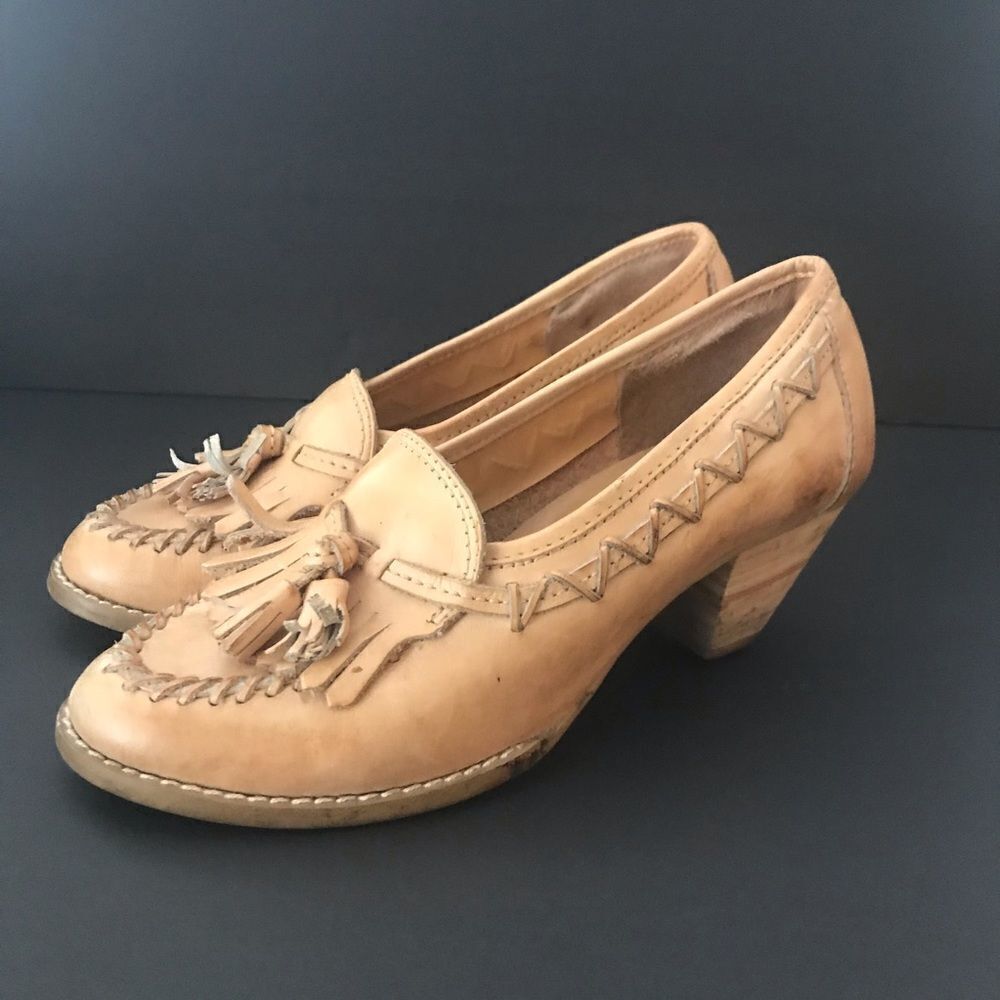 Rare Vintage 1970s Wild Pair Boho Hippie heels 6B